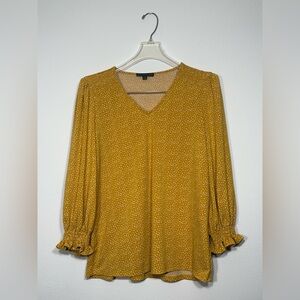 🎉HOST PICK🎉 Adrianna Papell Mustard V-Neck Blouse size Small